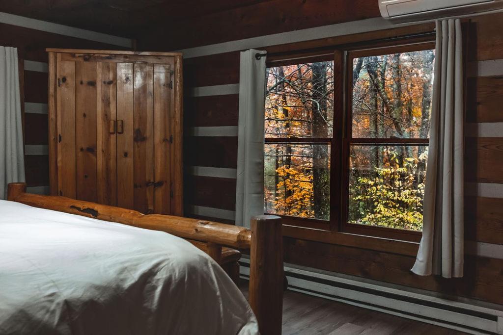 Deer Run Cabin At 36 North - Hot Tub Purlear ภายนอก รูปภาพ