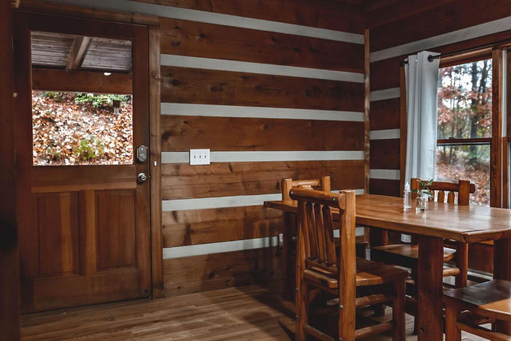 Deer Run Cabin At 36 North - Hot Tub Purlear ภายนอก รูปภาพ